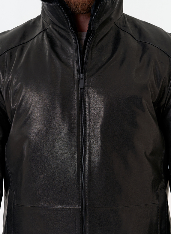 Мужская дубленка черного цвета