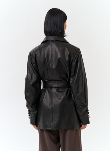 Жакет из натуральной кожи с поясом