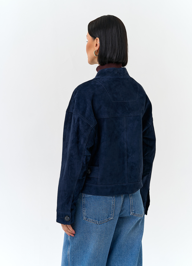 фото Женская куртка из натуральной замши синего цвета модель № 32730