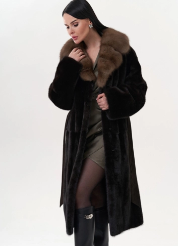 Шуба из норки с воротником из куницы