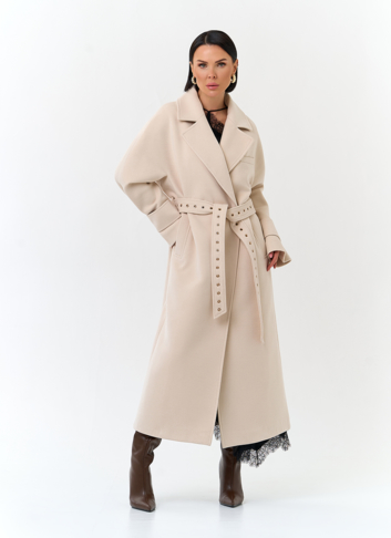 Женское пальто с акцентным поясом