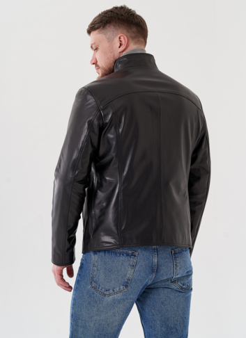 Мужская кожаная куртка черного цвета 