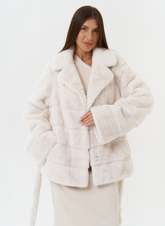 Короткая шуба из эко меха с английским воротником