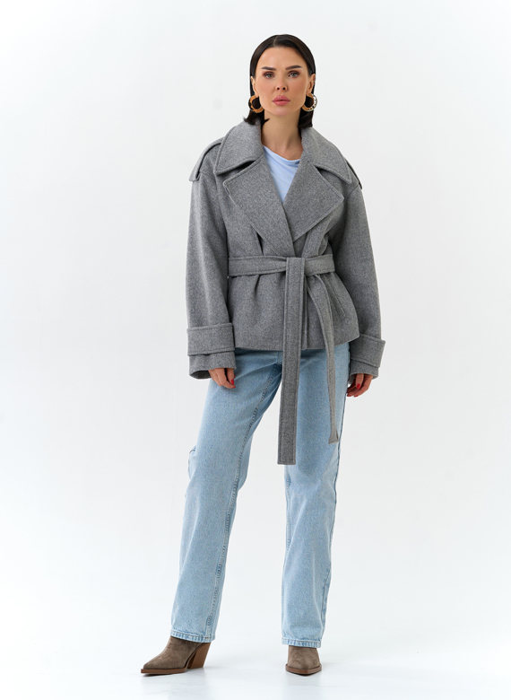 Женское укороченное пальто с английским воротником