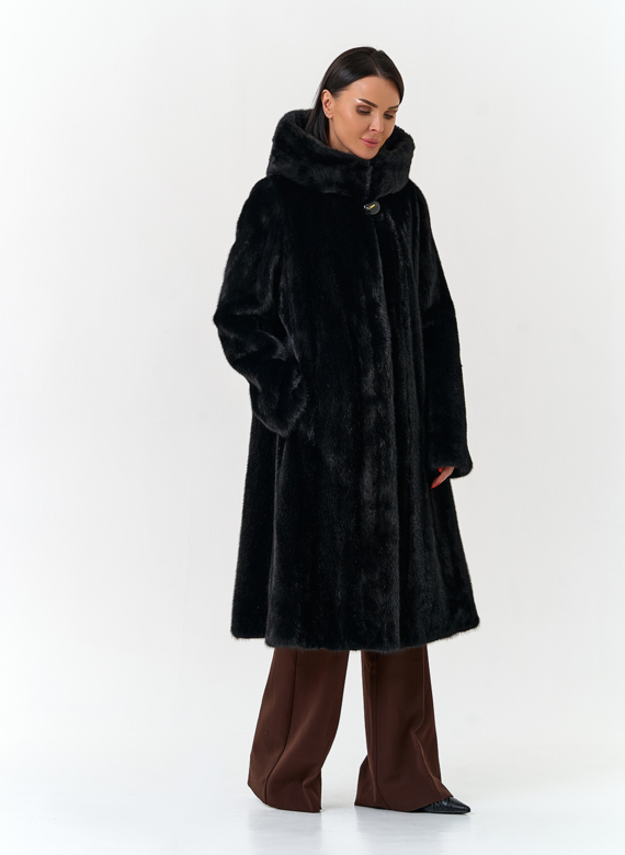 Шуба из меха норки с капюшоном