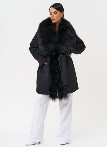 Женское зимнее полупальто черного цвета с мехом лисы