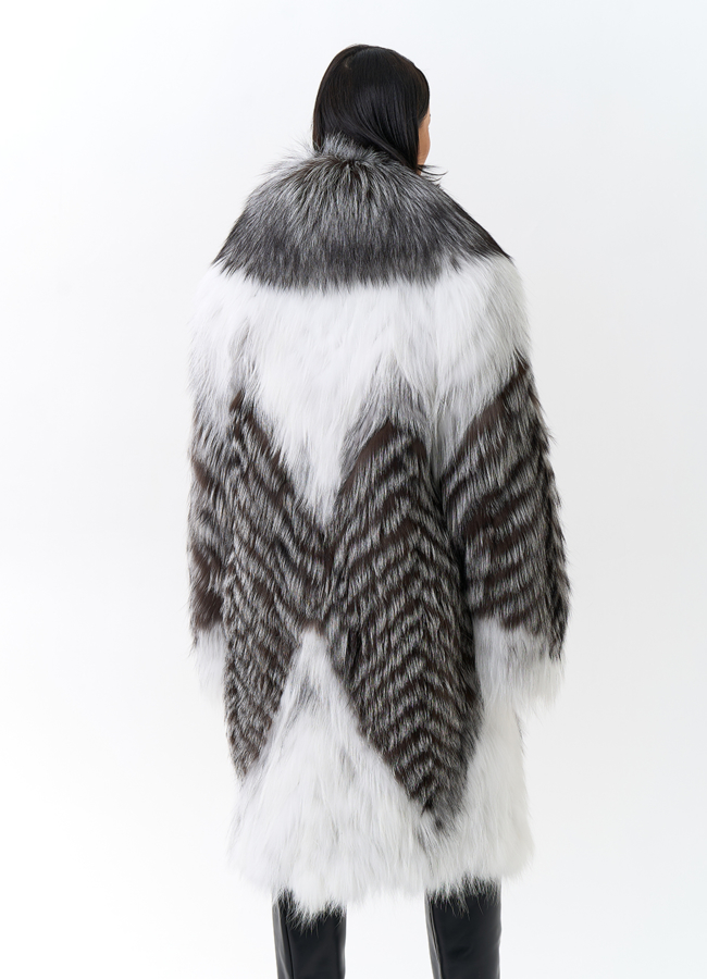 Шуба из меха чернобурой лисы модель № 32143 в рассрочку