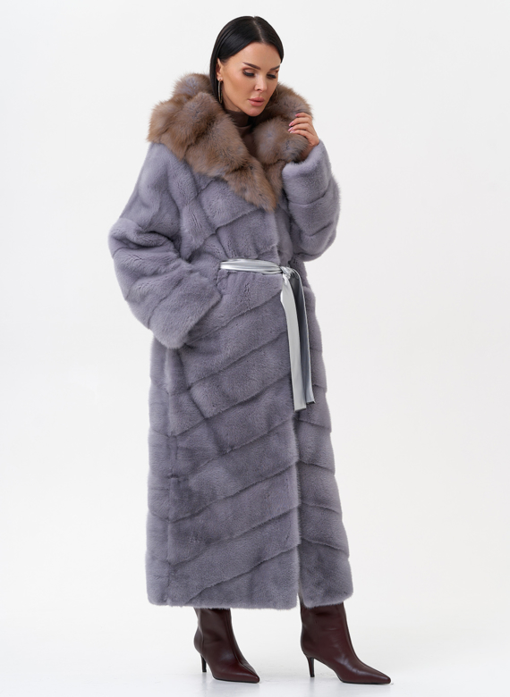 Норковая шуба с капюшоном из меха куницы