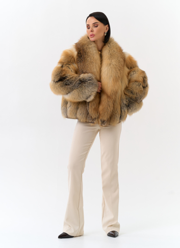 Укороченная шуба из меха рыжей лисы