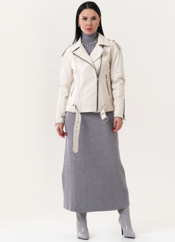 Светлая кожаная куртка "косуха"