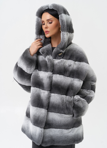Шуба из кролика с капюшоном
