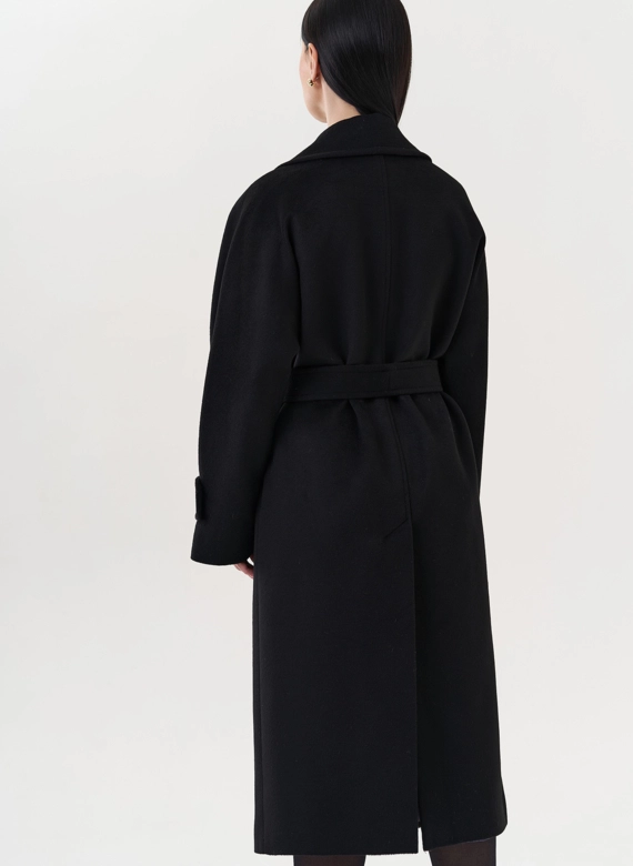 Пальто с английским воротником 