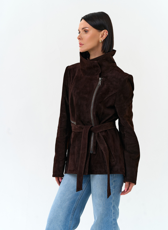 Женская куртка из натуральной замши с поясом