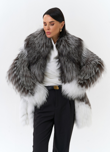 Шуба из меха чернобурой лисы