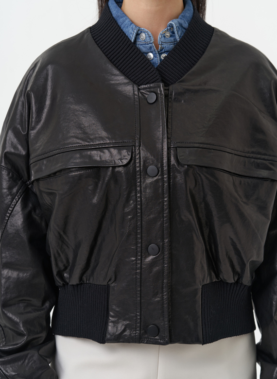 Женская куртка бомбер из натуральной кожи