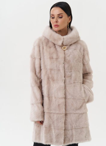 Светлая норковая шуба с капюшоном