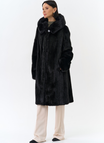 Черная норковая шуба с капюшоном