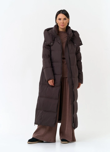 Женский длинный пуховик с капюшоном