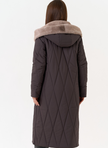 Женское пальто с капюшоном из эко меха