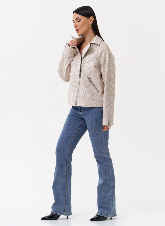 Светлая куртка из натуральной кожи с принтом змея