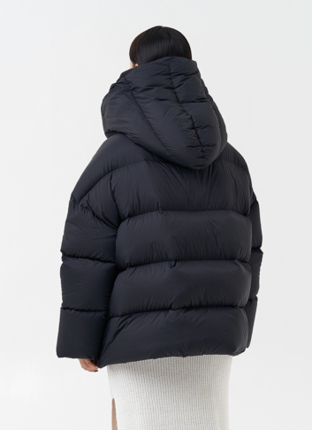 Женский пуховик с капюшоном 