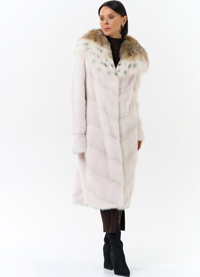 Светлая шуба с рысью модель № 21630 в кредит