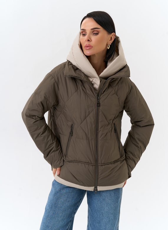 Женская куртка с контрастным капюшоном