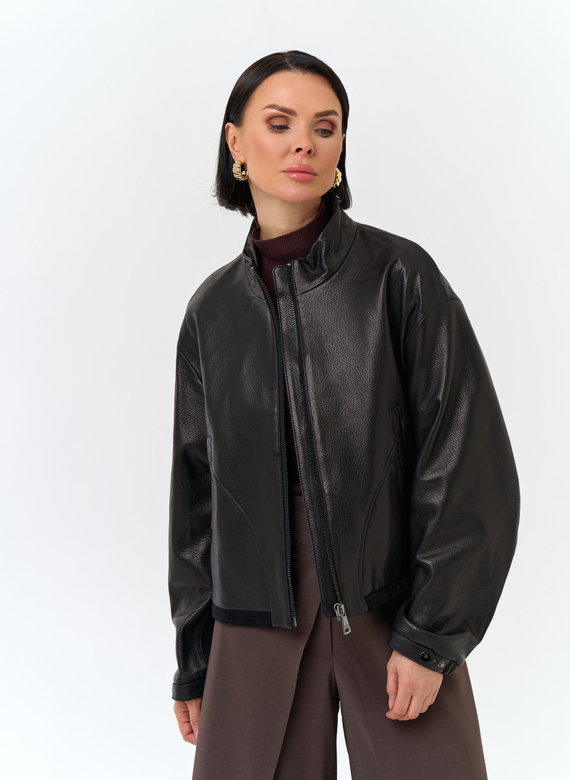 Женская короткая куртка из натуральной кожи