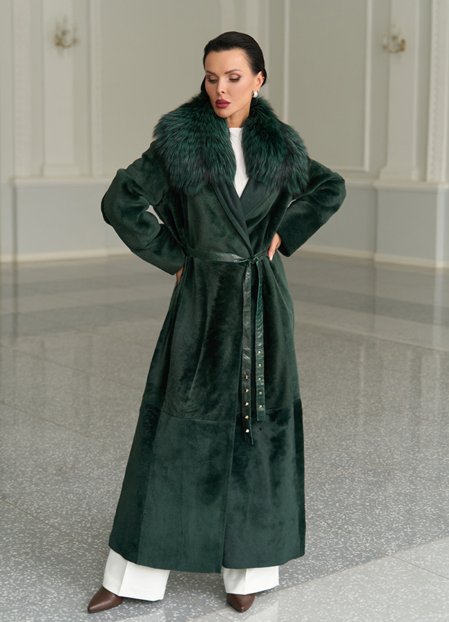 Женская двусторонняя дубленка из меха овчины Cortos с поясом из кожи питона модель № 31400 меха малина