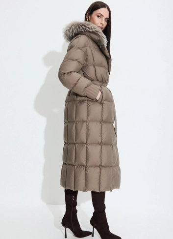 Женский пуховик с английским воротником  фото
