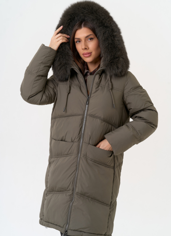 Женский пуховик с капюшоном из меха песца