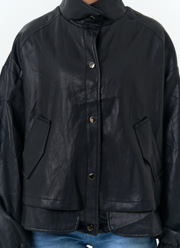 Женская объемная куртка из эко кожи