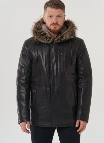 Мужская куртка с капюшоном на мехе из волка