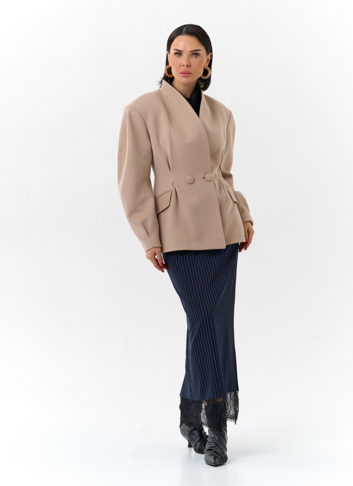 Женское укороченное пальто с акцентными рукавами