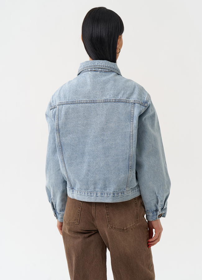 Женская джинсовая куртка голубого цвета модель № 30415 в кредит