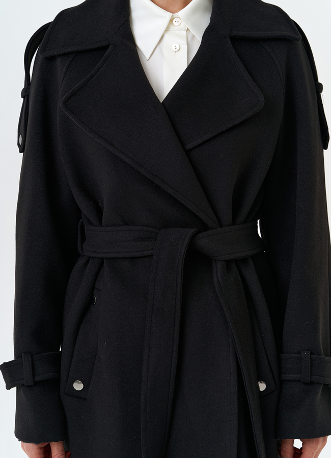 Женское укороченное пальто с английским воротником модель № 32641 в кредит