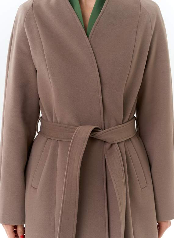 Женское пальто с поясом