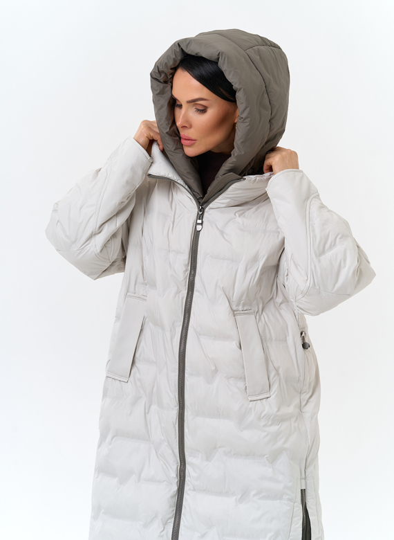 Женское утепленное пальто с капюшоном