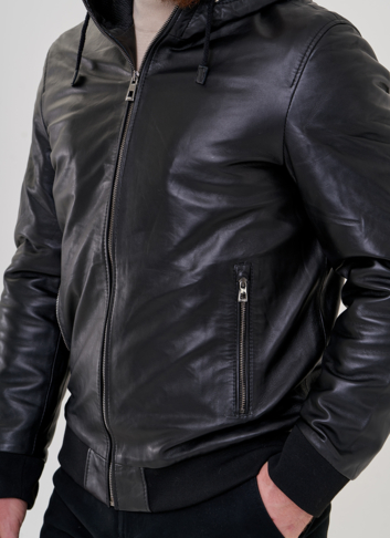 Мужская кожаная куртка с капюшоном 