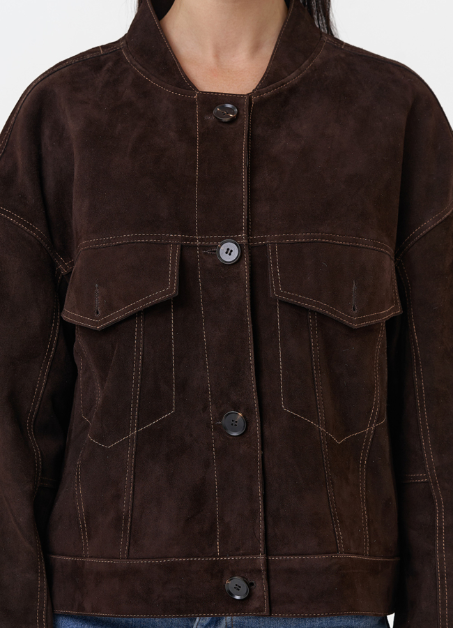 Куртка из замши коричневого цвета модель № 29927 в рассрочку
