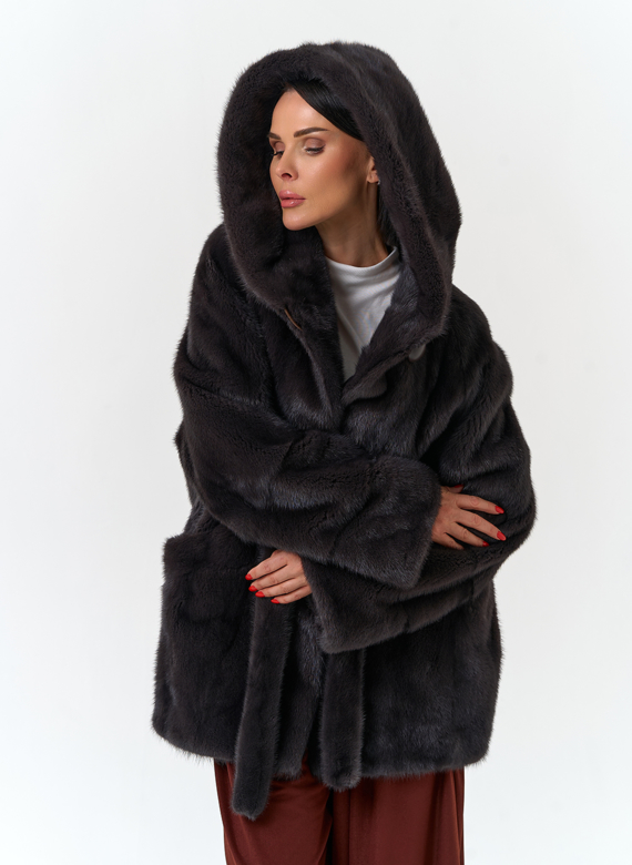 Шуба из меха норки с капюшоном