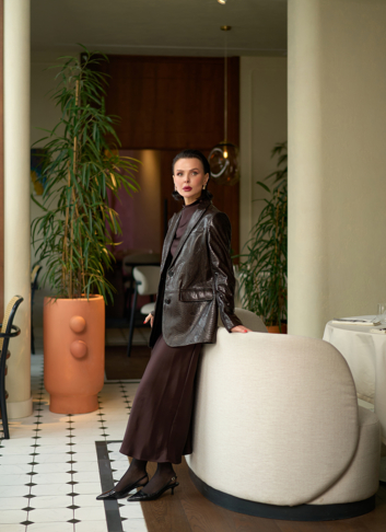 Женский жакет из натуральной кожи