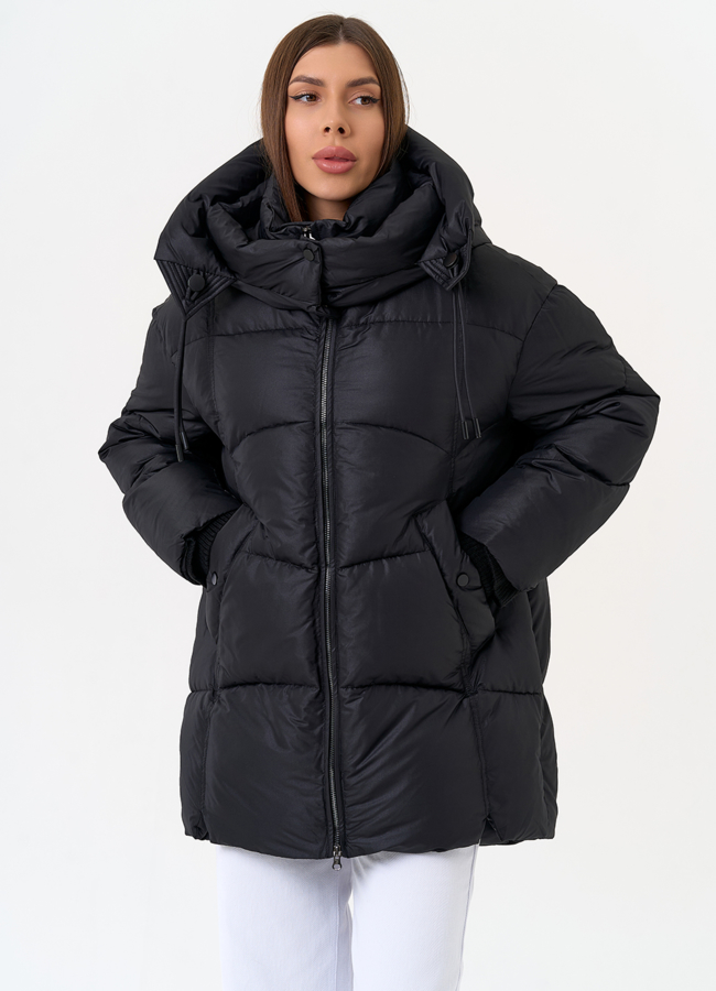 Женский пуховик черного цвета с капюшоном модель № 31592 меха малина