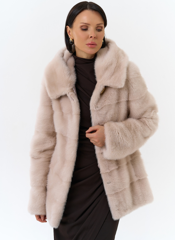 Шуба бежевого цвета из меха норки