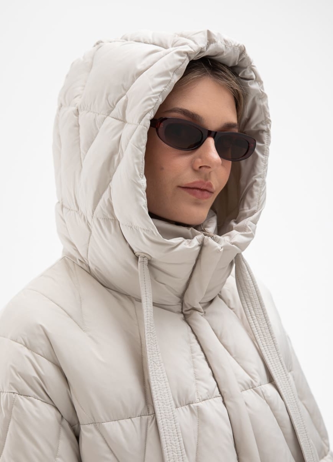 Женский светлый пуховик с капюшоном модель № 31136 универмаг малина