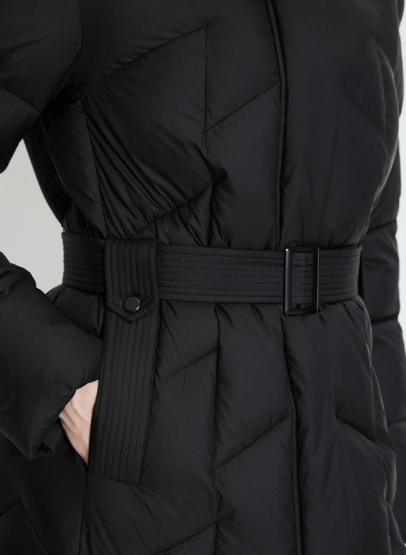 Женский пуховик с капюшоном фото