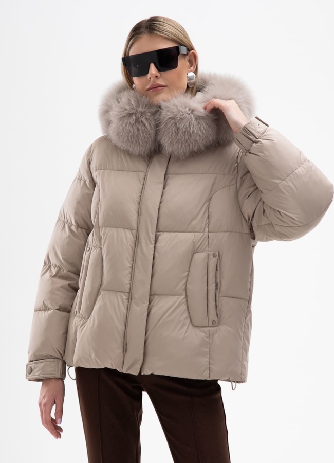 Короткий пуховик с капюшоном из меха песца модель № 31119 в кредит